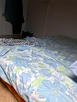 Snapshot of molozeb chatting on October 25, 6:24 pm molozeb online show from October 25, 6:24 pm