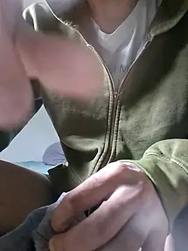 Snapshot of molozeb chatting on December 15, 5:55 am molozeb online show from December 15, 5:55 am