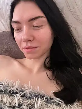 Lisaaa Alisa online show from February 18, 3:21 am