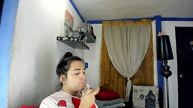 Snapshot of SARAMISHA chatting on June 8, 1:33 pm SARAMISHA online show from June 8, 1:33 pm