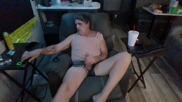 Snapshot of lateniter chatting on October 29, 2:25 am lateniter online show from October 29, 2:25 am