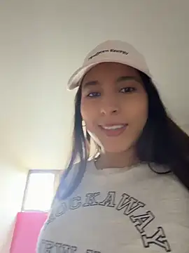 Snapshot of LittleDoll___ chatting on June 2, 12:51 pm LittleDoll online show from June 2, 12:51 pm