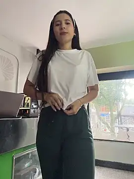 Snapshot of LittleDoll___ chatting on June 18, 12:20 pm LittleDoll online show from June 18, 12:20 pm