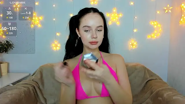 Lori  Hell online show from December 8, 2:18 am