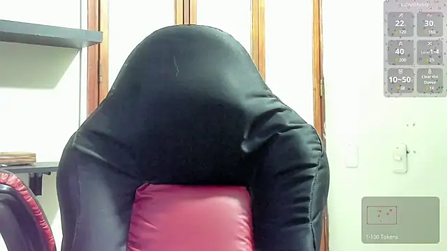 Snapshot of SamanthaWatson chatting on January 15, 1:12 am SamanthaWatson online show from January 15, 1:12 am