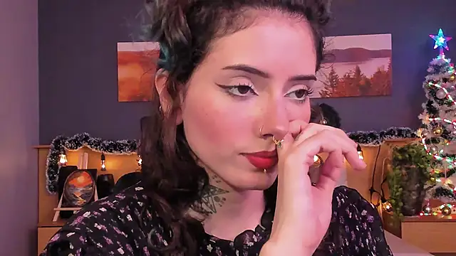 LiliJones  online show from December 11, 4:53 pm