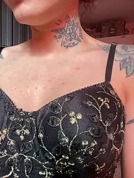 LiliJones  online show from March 5, 4:57 pm