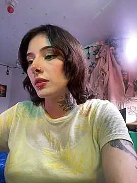 LiliJones  online show from April 27, 6:50 pm