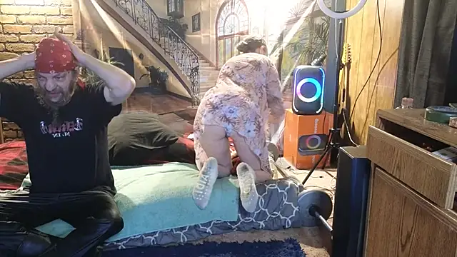 Snapshot of PropertyAndBiker chatting on February 12, 10:26 pm PropertyAndBiker online show from February 12, 10:26 pm