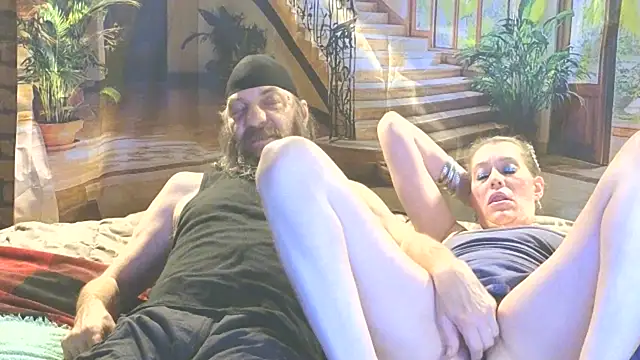 Snapshot of PropertyAndBiker chatting on November 12, 11:14 pm PropertyAndBiker online show from November 12, 11:14 pm