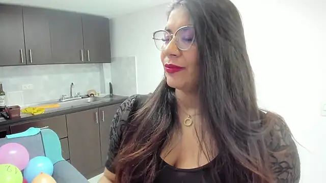 Snapshot of Luna_Dumont chatting on December 14, 11:26 am Luna Dumont online show from December 14, 11:26 am