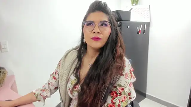 Snapshot of Luna_Dumont chatting on December 15, 11:03 am Luna Dumont online show from December 15, 11:03 am