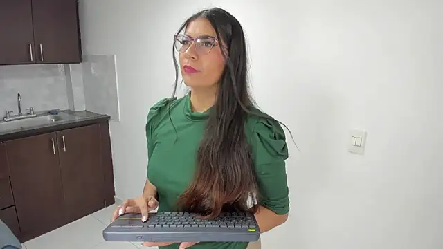 Snapshot of Luna_Dumont chatting on May 3, 11:05 am Luna Dumont online show from May 3, 11:05 am