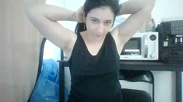 Snapshot of davenmichelle00 chatting on June 2, 3:58 pm davenmichelle00 online show from June 2, 3:58 pm