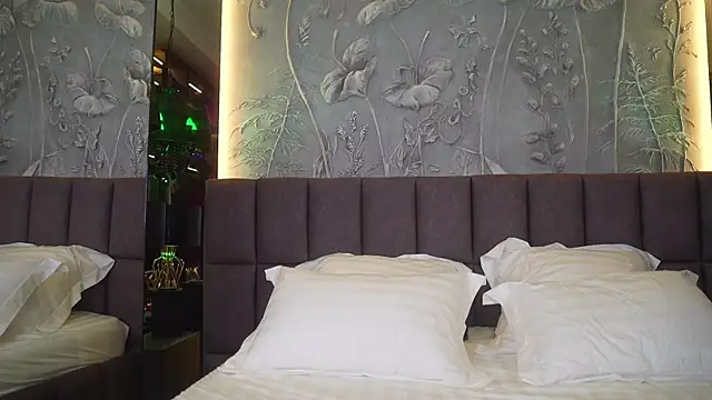 Snapshot of eva_fashionista chatting on January 13, 3:56 am eva fashionista online show from January 13, 3:56 am