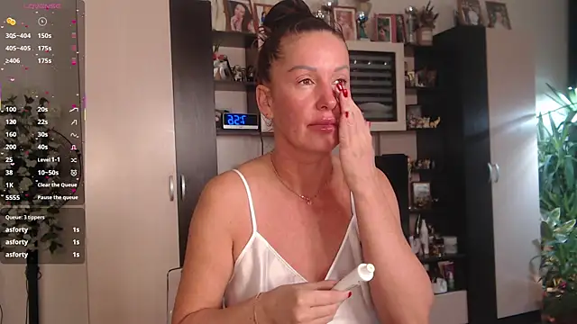 Snapshot of SheilaRyan chatting on November 22, 4:55 am SheilaRyan online show from November 22, 4:55 am