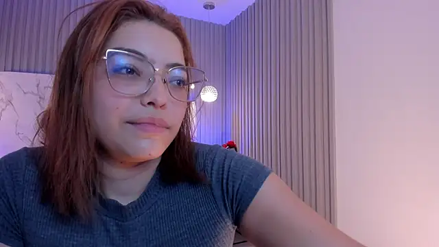 Snapshot of Dollar-girl chatting on May 14, 12:39 am Dollar-girl online show from May 14, 12:39 am