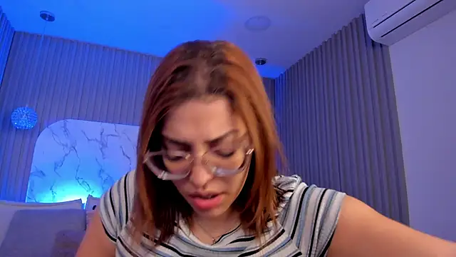 Snapshot of Dollar-girl chatting on June 27, 5:56 am Dollar-girl online show from June 27, 5:56 am