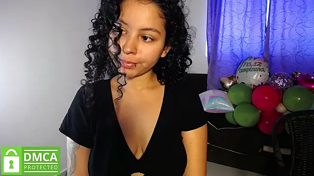 Snapshot of Mr_MrsCurie chatting on October 27, 4:55 pm Mr MrsCurie online show from October 27, 4:55 pm