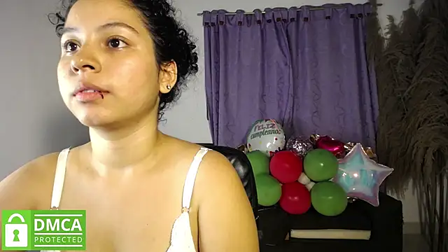 Snapshot of Mr_MrsCurie chatting on October 29, 2:58 am Mr MrsCurie online show from October 29, 2:58 am