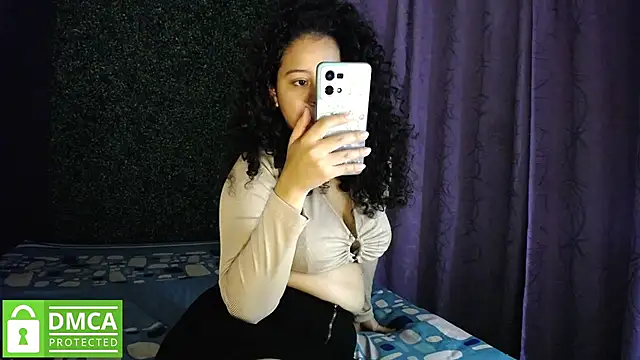 Snapshot of Mr_MrsCurie chatting on January 6, 11:51 pm Mr MrsCurie online show from January 6, 11:51 pm