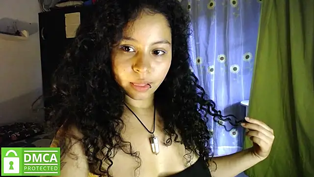 Snapshot of Mr_MrsCurie chatting on April 11, 10:36 pm Mr MrsCurie online show from April 11, 10:36 pm