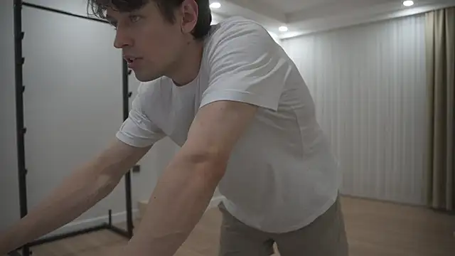 Snapshot of tommyjoyer chatting on November 8, 12:05 pm tommyjoyer online show from November 8, 12:05 pm