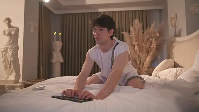 Snapshot of tommyjoyer chatting on November 17, 7:03 am tommyjoyer online show from November 17, 7:03 am