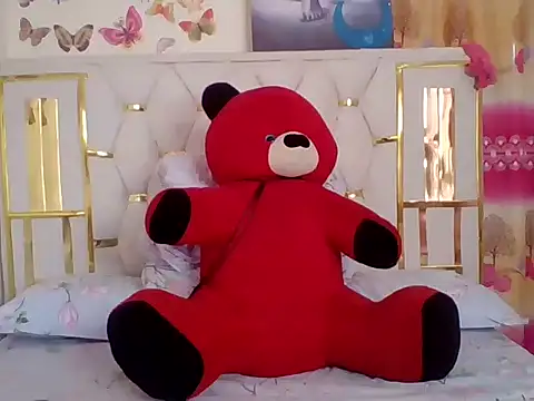 Snapshot of slybin_ chatting on December 26, 6:41 am slybin online show from December 26, 6:41 am