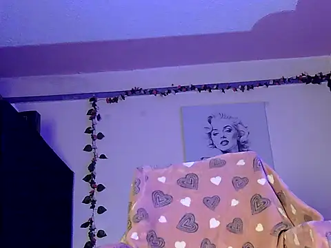 slybin  online show from May 5, 2:19 am