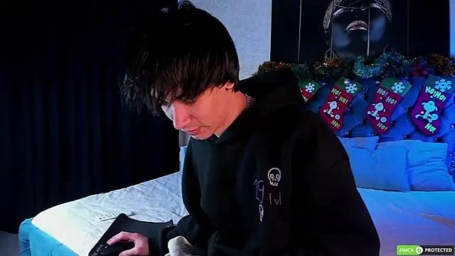 Snapshot of CalvinOwens chatting on December 14, 6:23 pm CalvinOwens online show from December 14, 6:23 pm