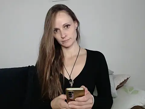Snapshot of naikah714 chatting on April 1, 11:44 am naikah714 online show from April 1, 11:44 am