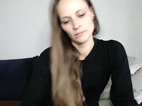Snapshot of naikah714 chatting on April 2, 10:35 am naikah714 online show from April 2, 10:35 am