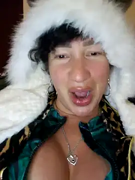 Snapshot of TheGoddessBianca chatting on December 31, 4:35 pm TheGoddessBianca online show from December 31, 4:35 pm