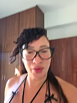 Snapshot of TheGoddessBianca chatting on September 17, 6:15 am TheGoddessBianca online show from September 17, 6:15 am