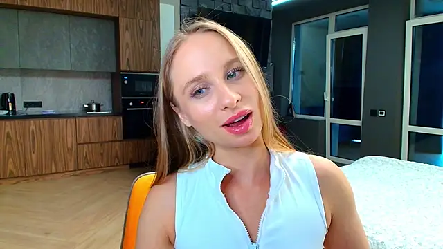 Snapshot of Mad1en chatting on May 30, 1:30 pm Mad1en online show from May 30, 1:30 pm