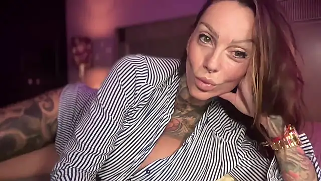 Snapshot of KadaLove69 chatting on December 9, 9:48 pm KadaLove69 online show from December 9, 9:48 pm