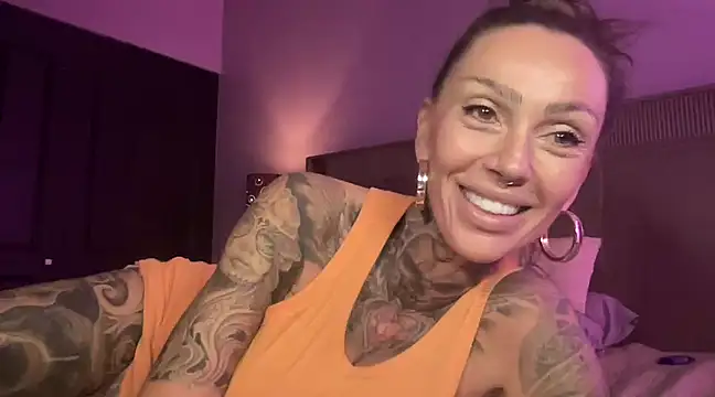 Snapshot of KadaLove69 chatting on December 19, 11:14 pm KadaLove69 online show from December 19, 11:14 pm