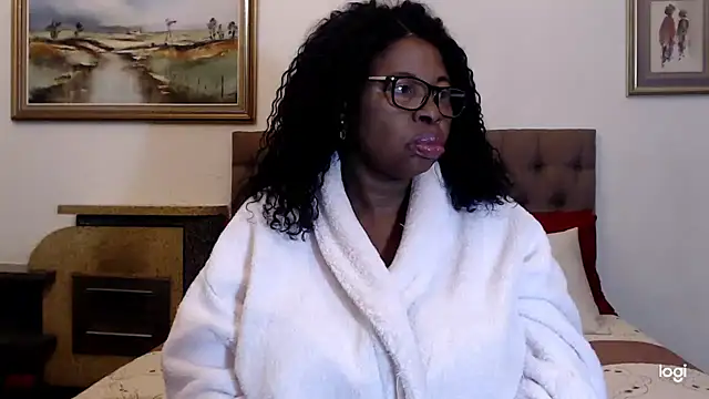 Snapshot of OmegaLipps chatting on May 19, 4:52 am OmegaLipps online show from May 19, 4:52 am