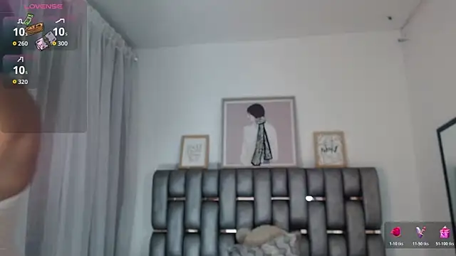 Snapshot of Sara_Marks chatting on May 21, 10:55 am Sara Marks online show from May 21, 10:55 am