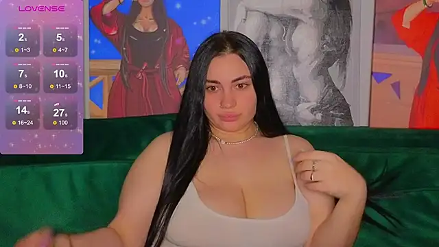 Snapshot of Nikki_Kardashian chatting on December 12, 10:42 pm Nikki Kardashian online show from December 12, 10:42 pm