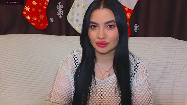 Snapshot of Nikki_Kardashian chatting on January 13, 10:13 pm Nikki Kardashian online show from January 13, 10:13 pm