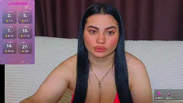 Snapshot of Nikki_Kardashian chatting on February 12, 2:03 am Nikki Kardashian online show from February 12, 2:03 am