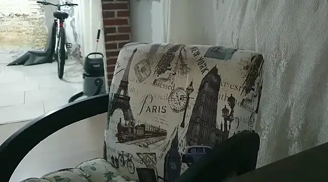 Snapshot of robsonbr chatting on March 6, 2:30 am robsonbr online show from March 6, 2:30 am