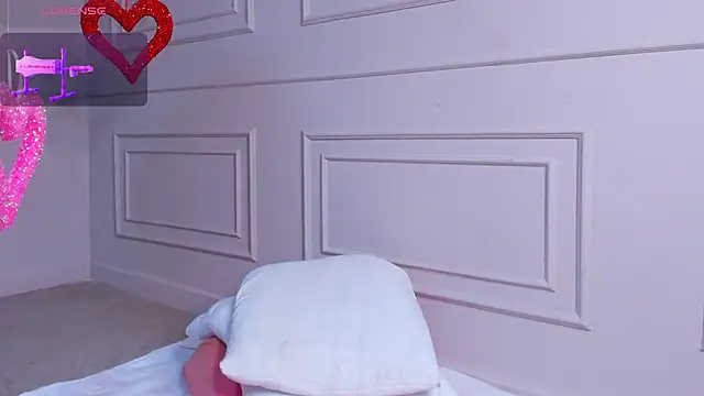 carolriveraa  online show from February 14, 8:37 pm