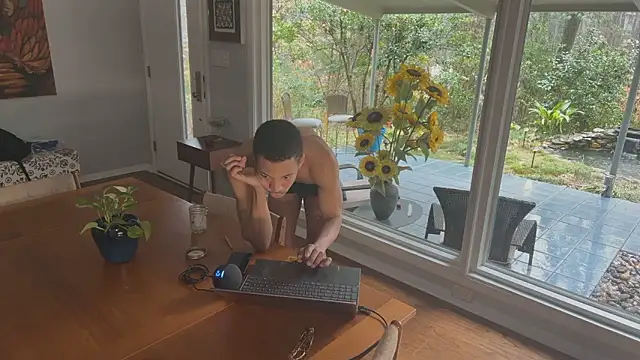 Snapshot of nosleepforlink chatting on February 12, 5:26 pm nosleepforlink online show from February 12, 5:26 pm