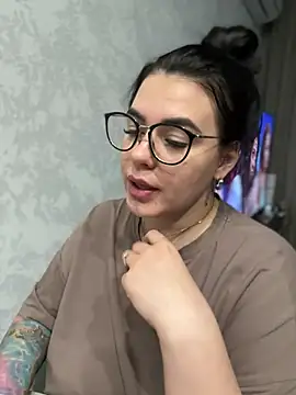 HugeBoobs- online show from February 28, 6:43 am