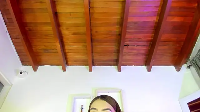 Snapshot of emmy_r chatting on December 24, 12:11 pm emmy r online show from December 24, 12:11 pm