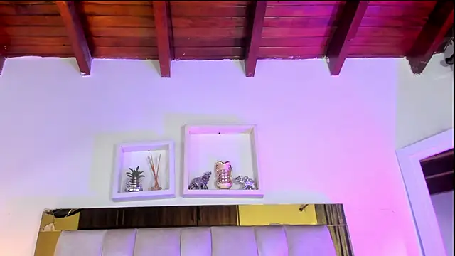 Snapshot of emmy_r chatting on September 9, 12:05 pm emmy r online show from September 9, 12:05 pm