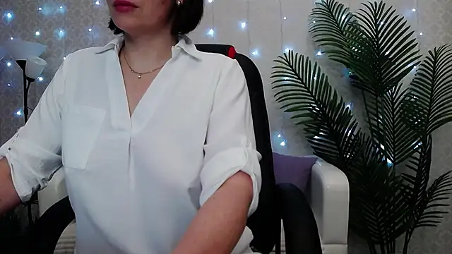 Snapshot of Camelia_Lillie chatting on May 12, 1:03 am Camelia Lillie online show from May 12, 1:03 am